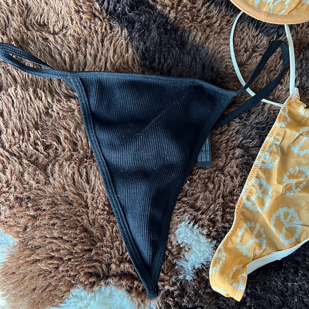 UO Lingerie Set - Picture 3 of 4